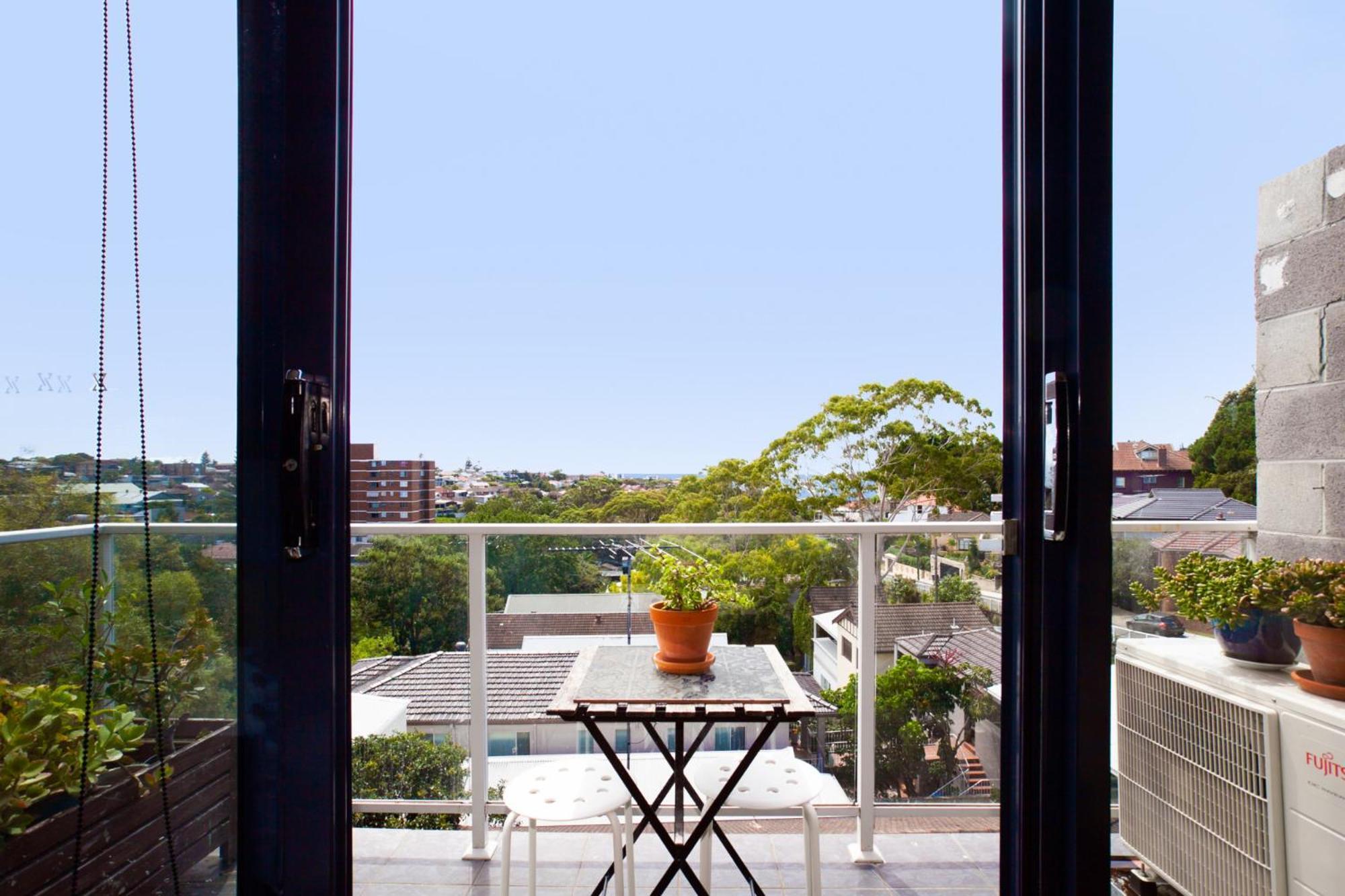 Treetop Retreat Five Minute Stroll To The Beach Sydney Exterior photo